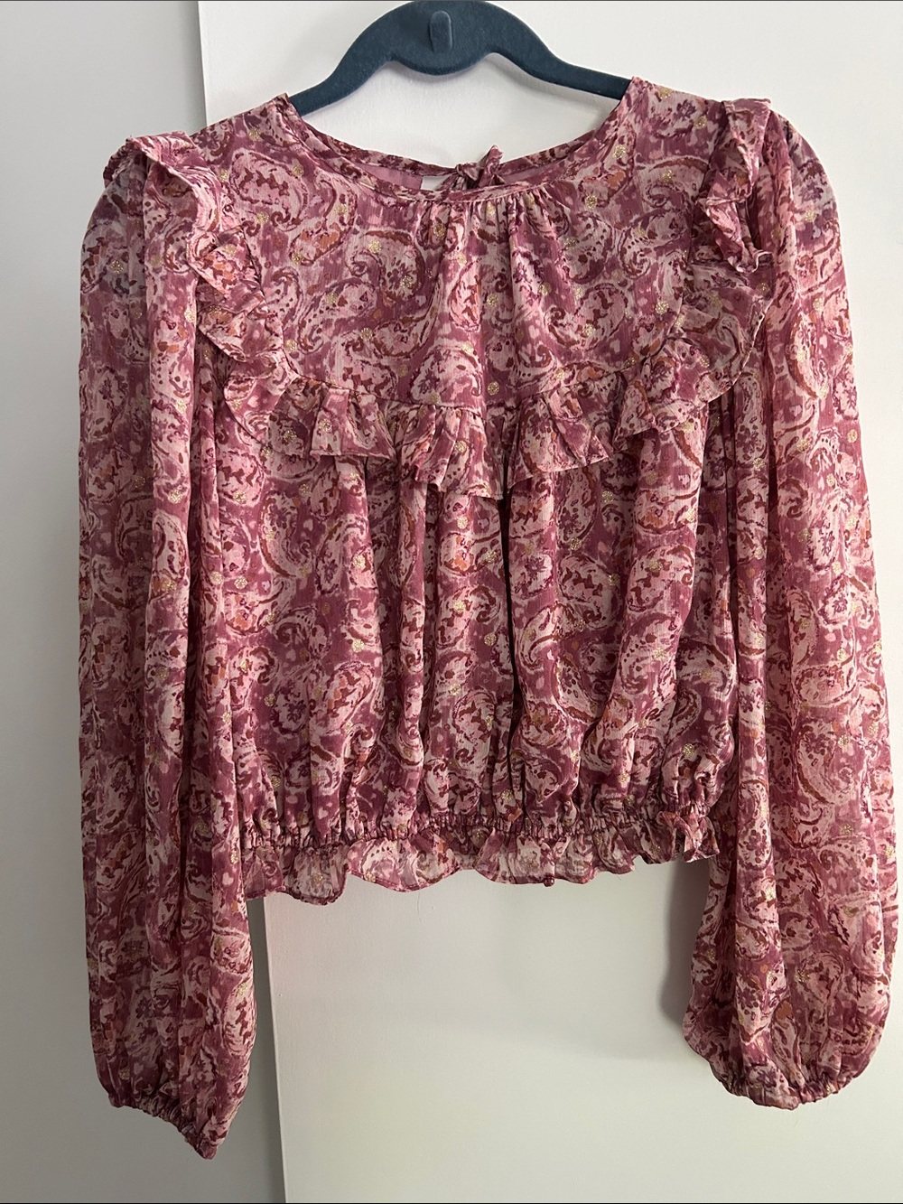 Bloomingdale’s Aqua Pink mauve Paisley Ruffle Blouse gold shimmer NWOT